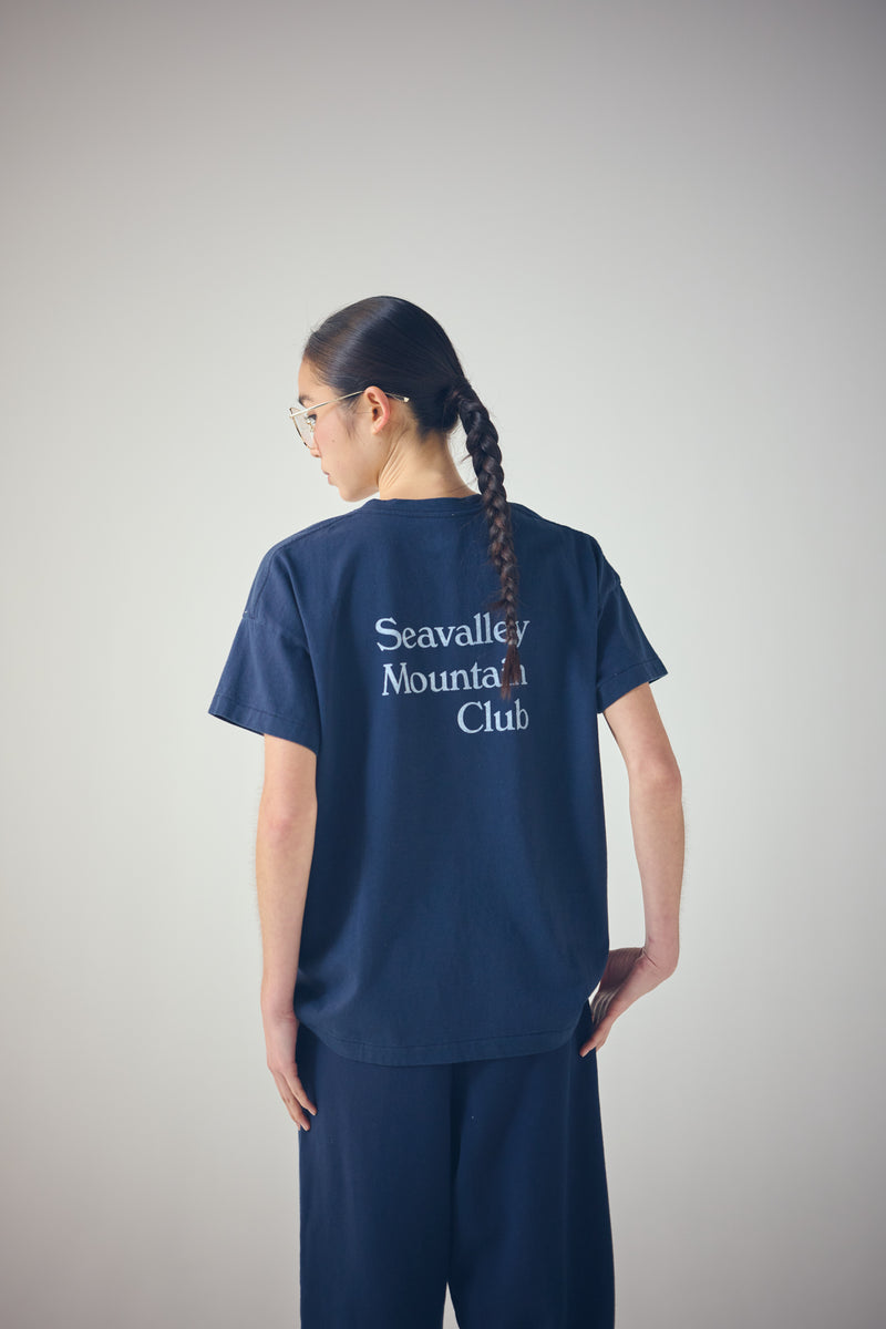 予約商品] SEA Seavalley Mountain Club BACK PRINT POCKET TEE