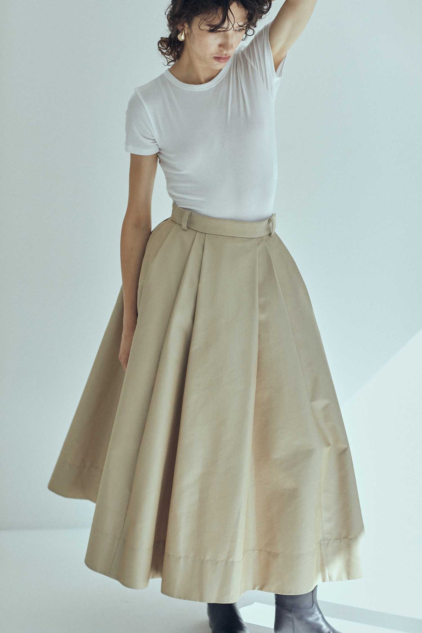 SEA CHINO PLEATED SWAN SKIRT