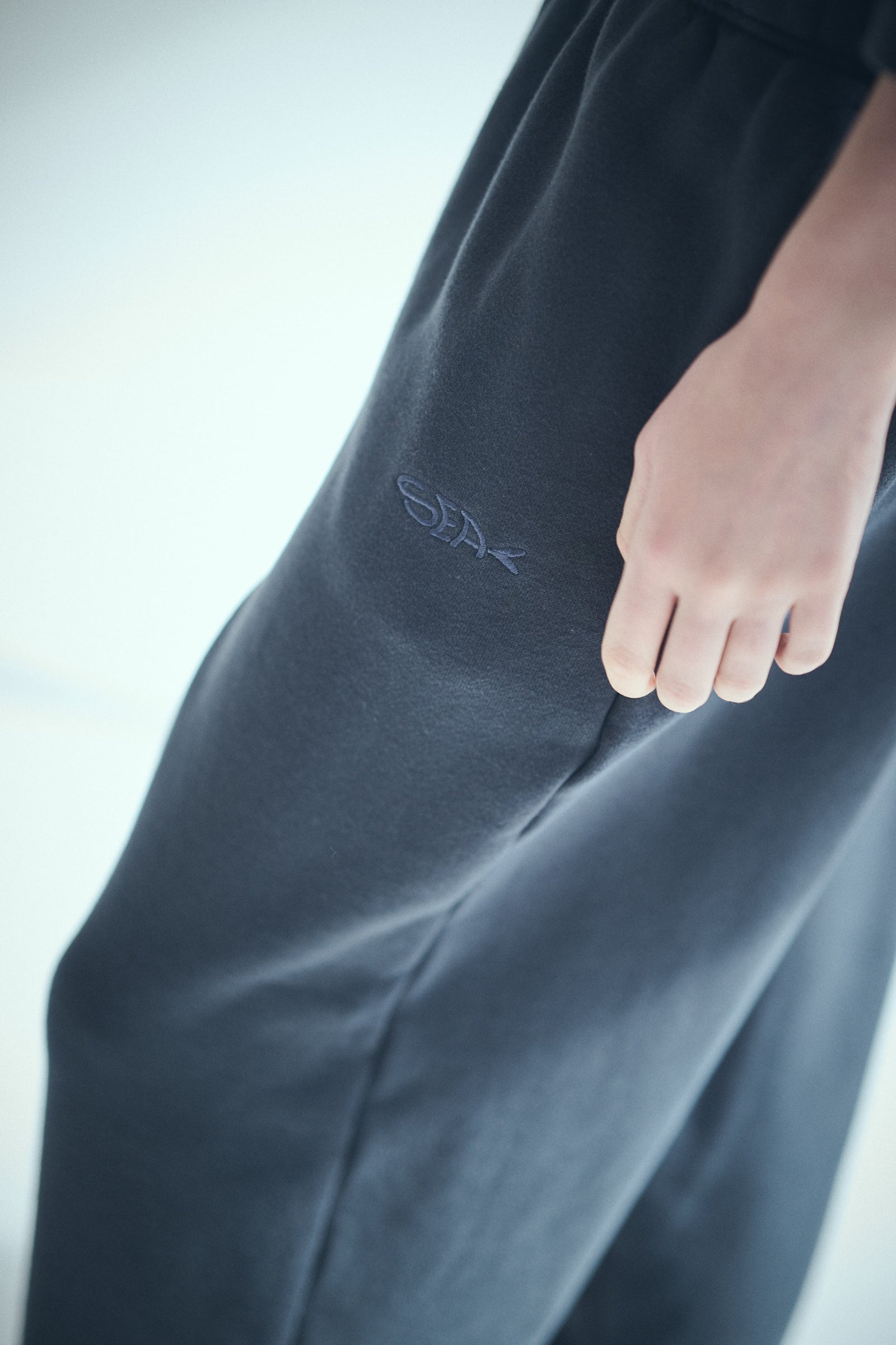 SEA SARDINE STRAIGHT SWEAT PANTS