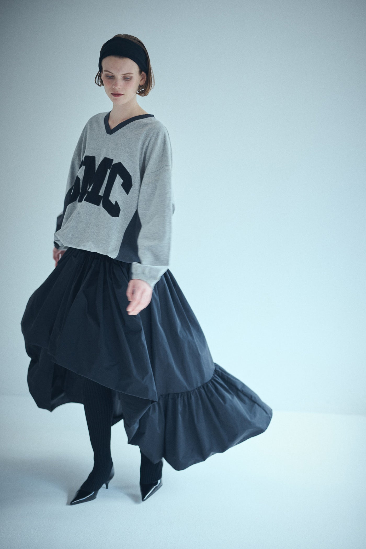 SEA SMC V-NECK OVERSIZED PULLOVER