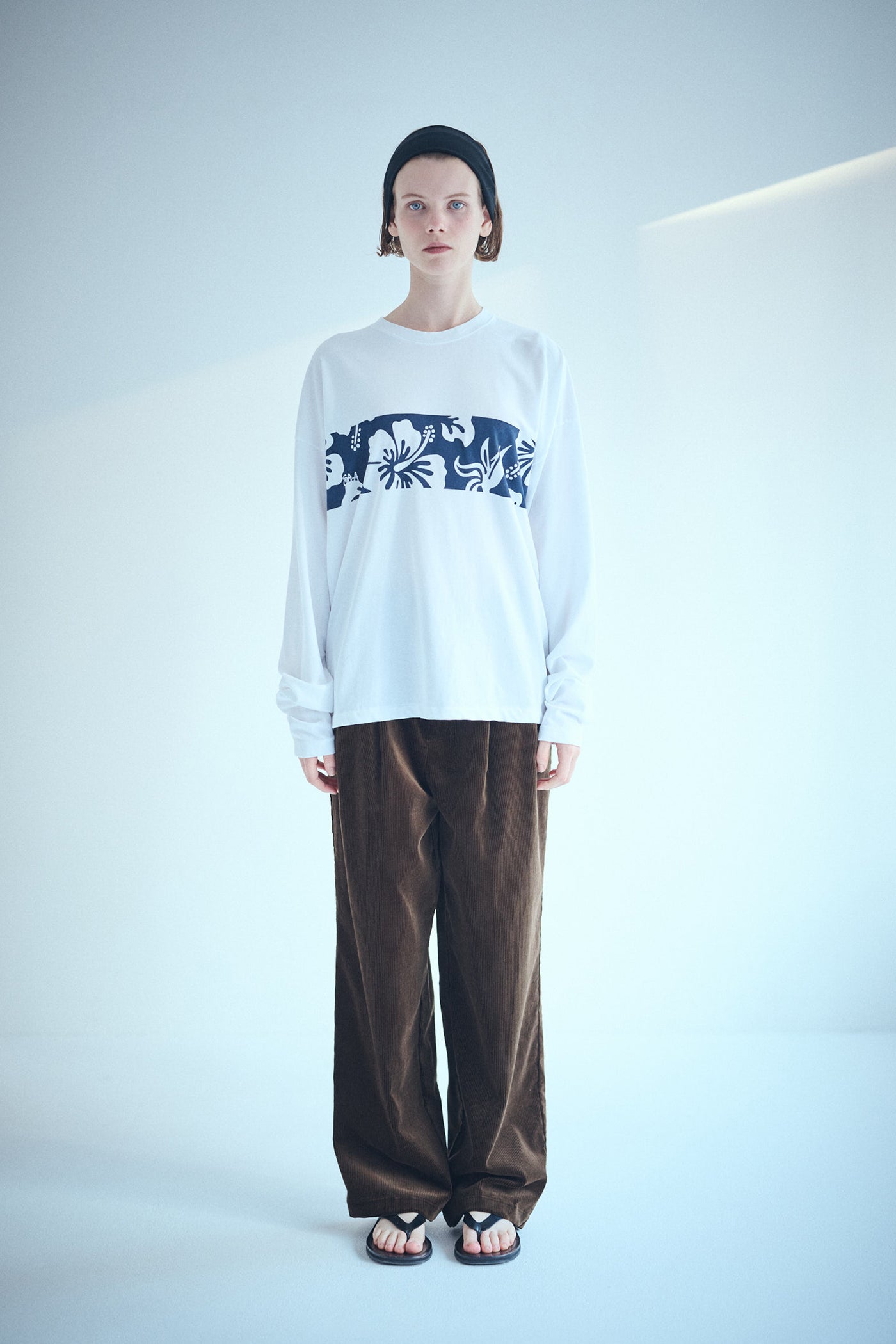 かわうそ。新品everyone corduroy trousers everyone wide straight corduroy trousers (NAVY) | everyone