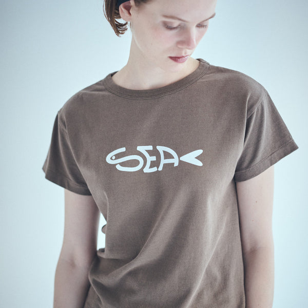 SEA SARDINE tシャツ SEA GRAPHIC TEE (SARDINE)
