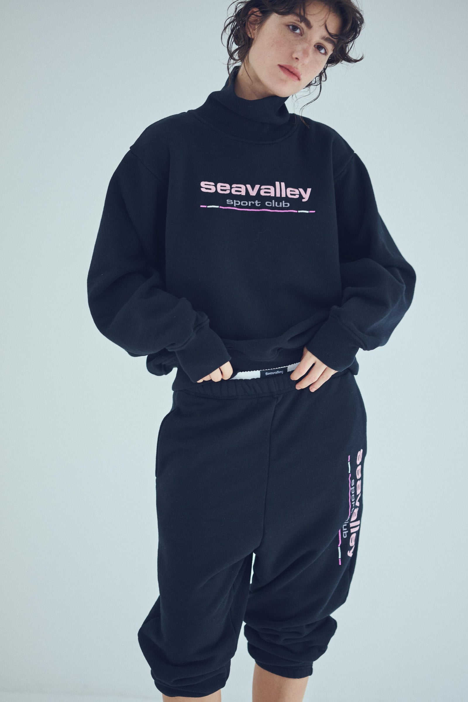 SEA SEAVALLEY SPORT CLUB CROPPED SWEATPANTS