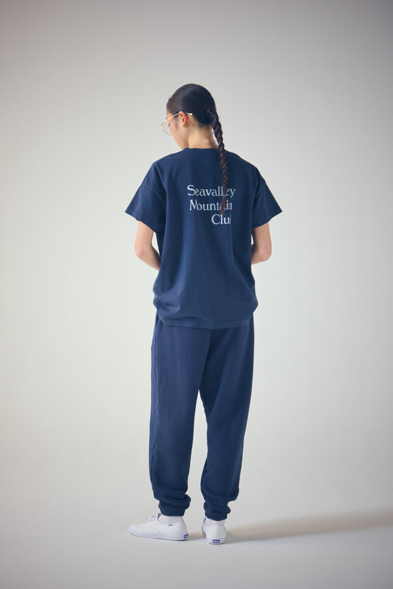 こじ SEA Seavalley Mountain Club TEE 予約商品] SEA Seavalley Mountain Club BACK PRINT POCKET TEE