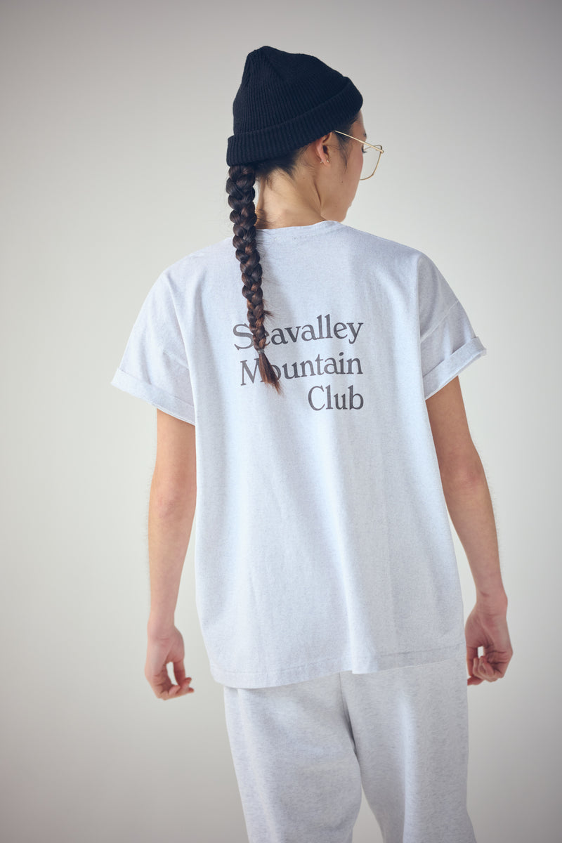 予約商品] SEA Seavalley Mountain Club BACK PRINT POCKET TEE