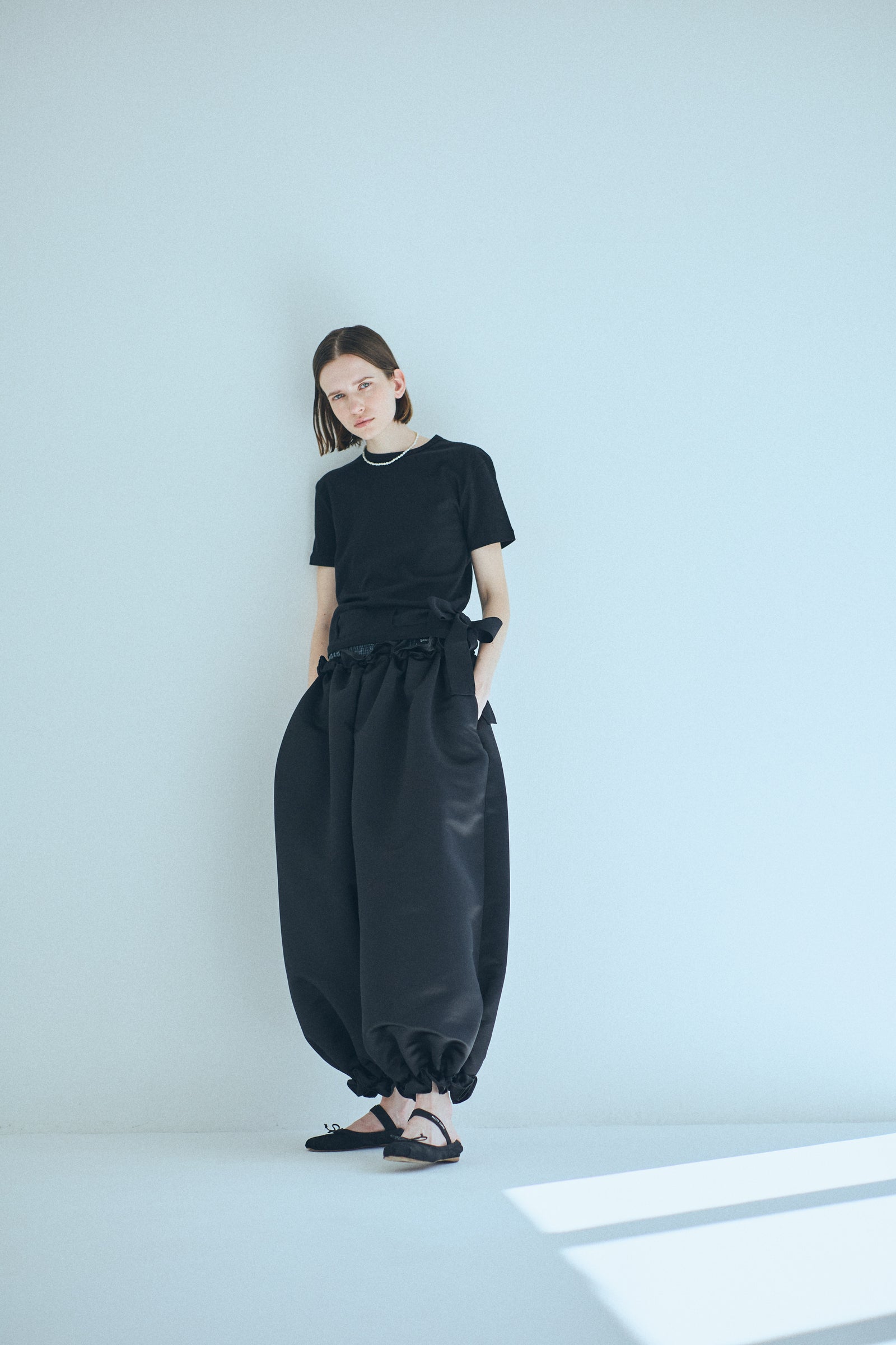 SEA HEAVY SATIN DOLA BALOON TROUSERS