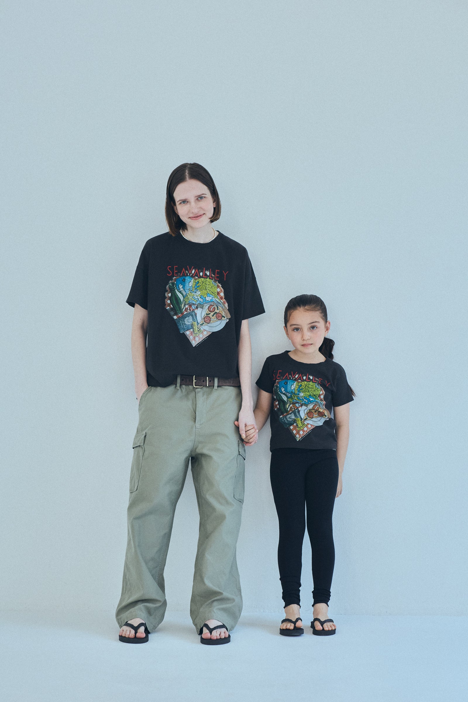 SEA Seavalley 90’s sV GRAPHIC TEE SEA（シー）の「90's sV GRAPHIC TEE（Tシャツ/カットソー