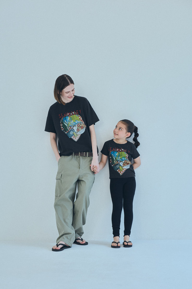 [PRE ORDER] SEA CHIBI GRAPHIC TEE (SEAVALLEY PIZZA SHOP TEE）