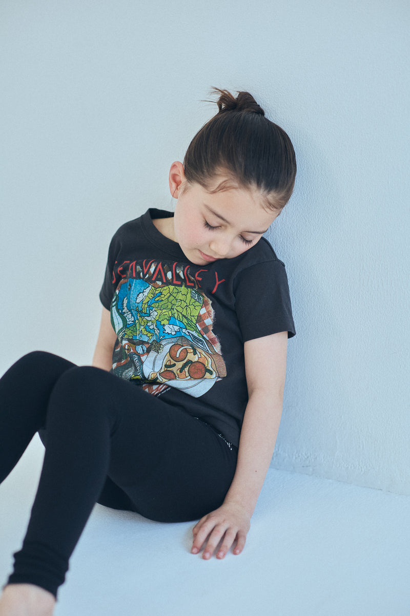 [PRE ORDER] SEA CHIBI GRAPHIC TEE (SEAVALLEY PIZZA SHOP TEE）