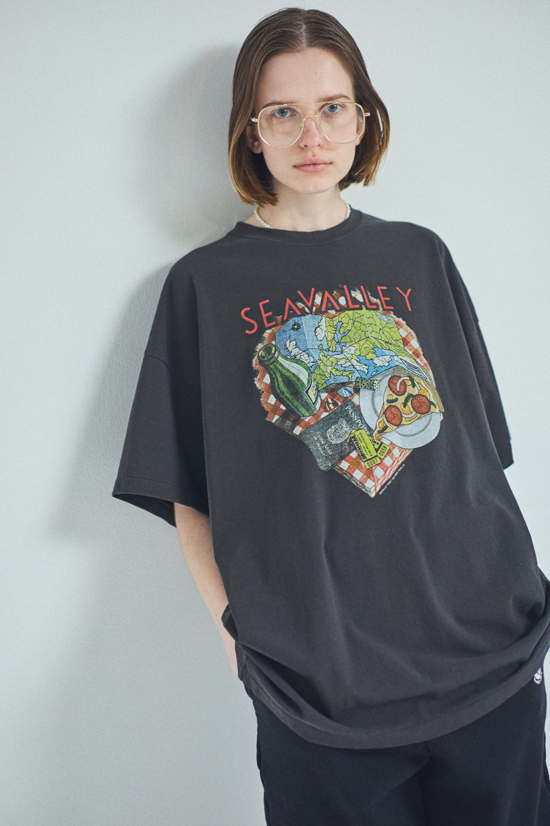 [PRE ORDER] SEA GRAPHIC TEE (SEAVALLEY PIZZA SHOP TEE）